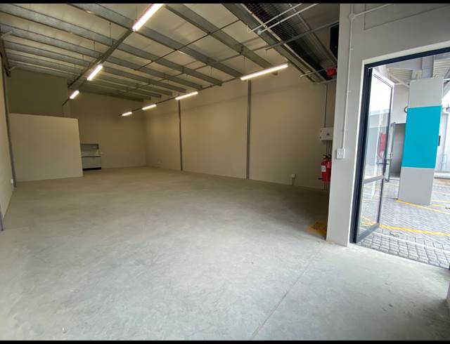 110M² WAREHOUSE RENTED IN MILNERTON CENTRAL