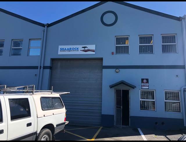 158M² WAREHOUSE RENTED IN BLACKHEATH INDUSTRIAL