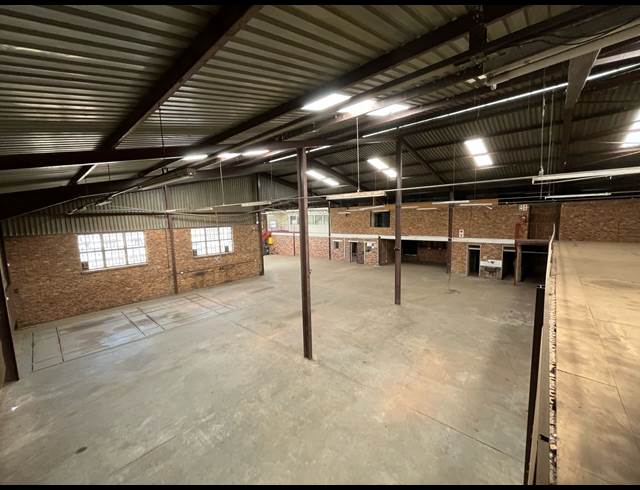 950M² WAREHOUSE TO LET IN AMALGAM