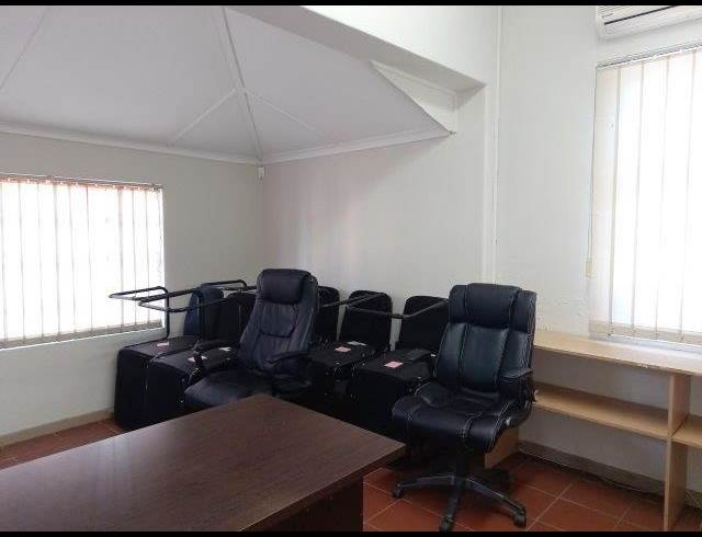 100M² OFFICE TO LET IN NEWTON PARK