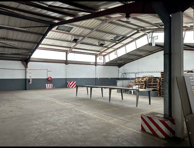 1,025M² WAREHOUSE TO LET IN ANDERBOLT