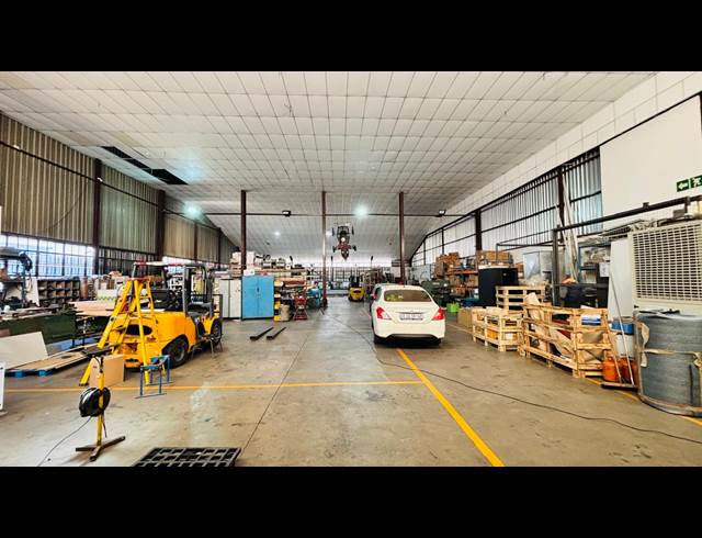 1,313M² WAREHOUSE TO LET IN ROBERTVILLE