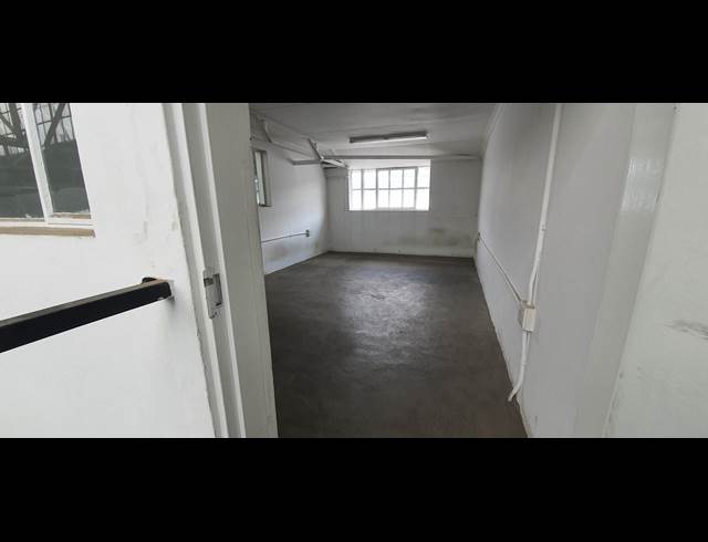 300M² WAREHOUSE TO LET IN SEBENZA