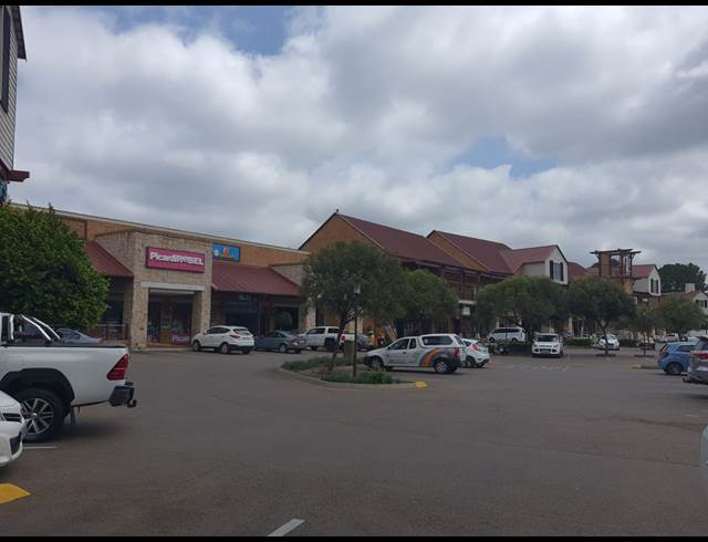9M² RETAIL TO LET IN MORELETA PARK