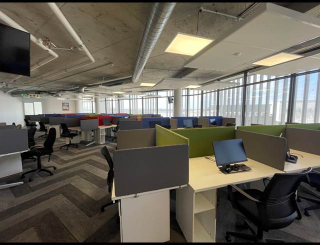 1,135M² OFFICE TO LET IN CENTURY CITY