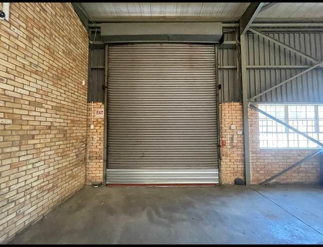 555M² WAREHOUSE TO LET IN GLEN AUSTIN AH