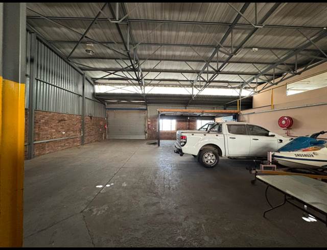 775M² WAREHOUSE TO LET IN ROBERTVILLE