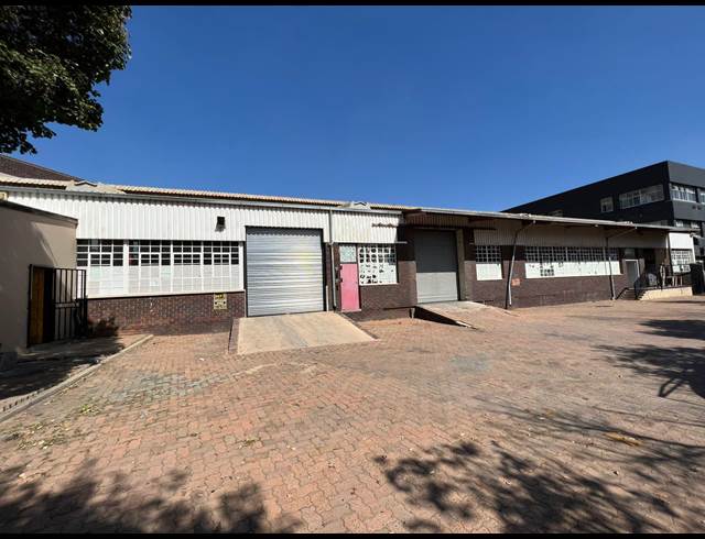 200M² WAREHOUSE TO LET IN KRAMERVILLE