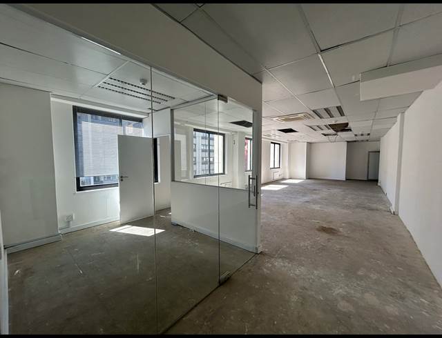 695M² BUILDING TO LET IN CAPE TOWN CITY CENTRE
