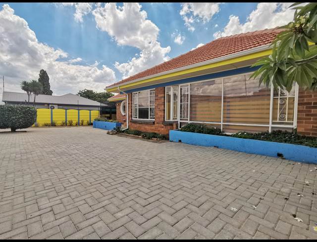 350M² OFFICE TO LET IN FRANKLIN ROOSEVELT PARK
