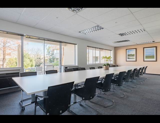 25M² OFFICE TO LET IN WOODMEAD