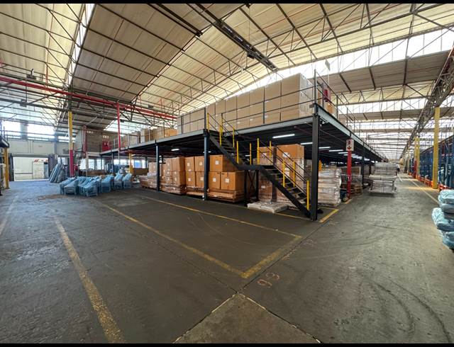 19,369M² WAREHOUSE TO LET IN STORMILL