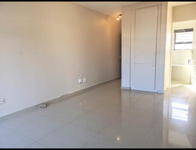 1 BEDROOM PROPERTY TO RENT IN BEACHFRONT