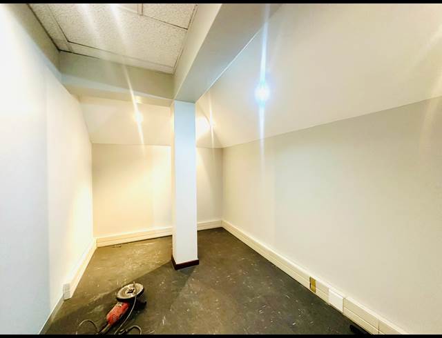 325.90M² OFFICE TO LET IN WOODMEAD