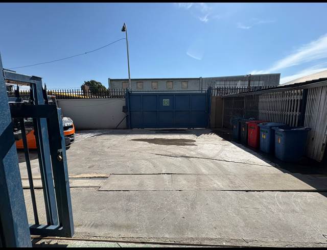 800M² WAREHOUSE TO LET IN GERMISTON CENTRAL