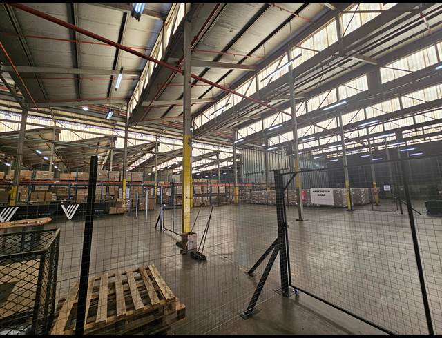 4,318M² WAREHOUSE TO LET IN ISANDO