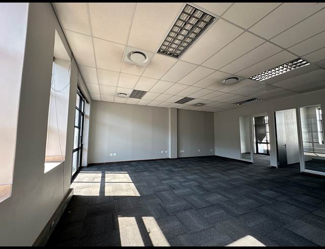 133M² OFFICE TO LET IN HIGHVELD TECHNOPARK