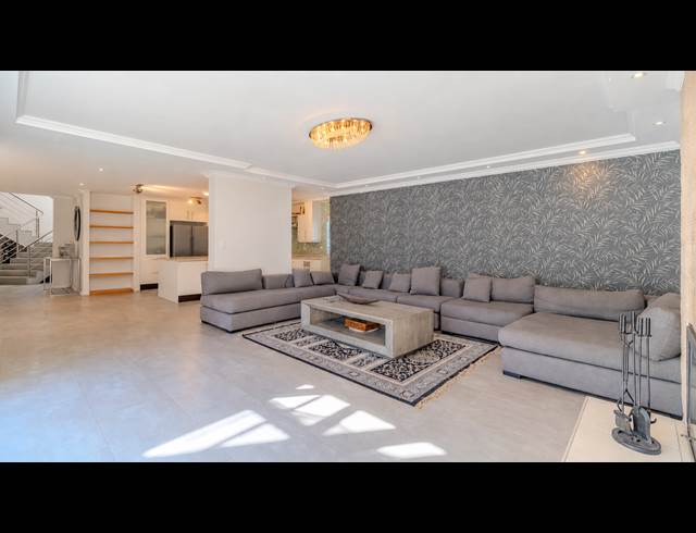 6 BEDROOM HOUSE TO LET IN BIG BAY