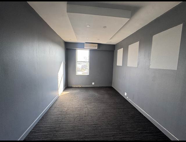 250M² WAREHOUSE TO LET IN WYNBERG