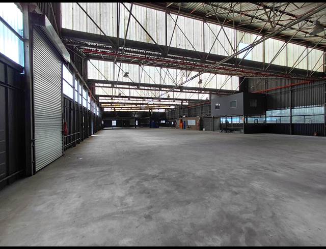 2,899M² WAREHOUSE TO LET IN CLAYVILLE
