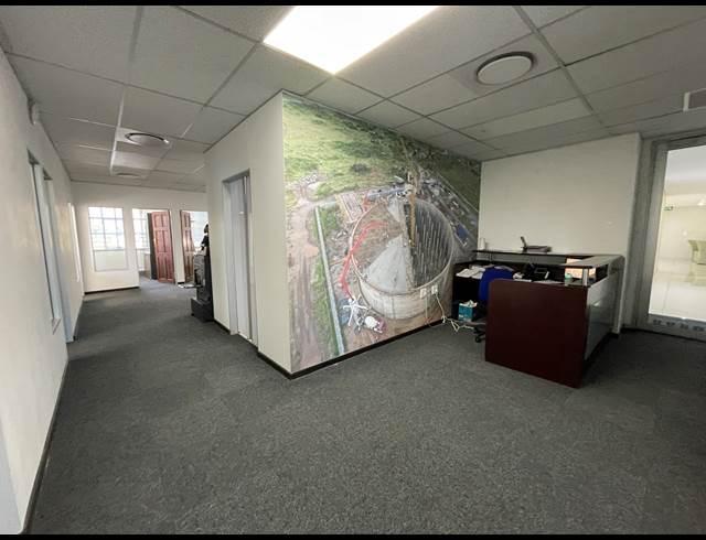 213M² OFFICE TO LET IN BRYANSTON