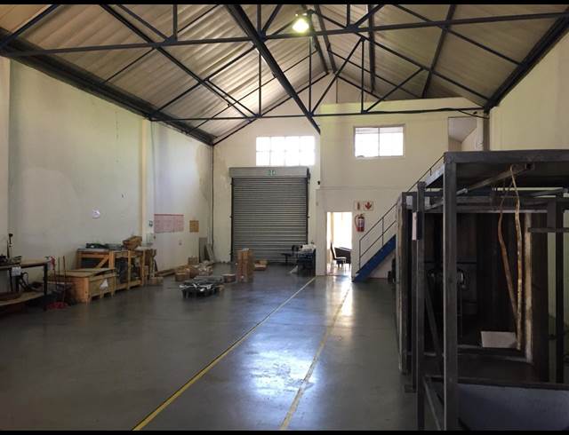 250M² WAREHOUSE RENTED IN LASER PARK