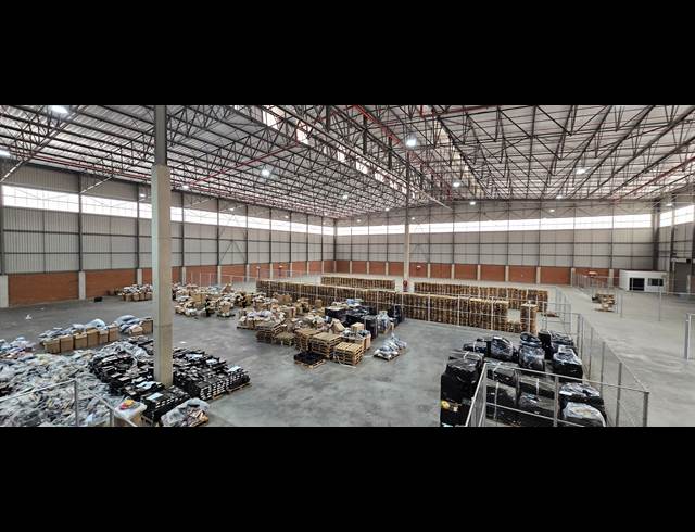 6,940M² WAREHOUSE TO LET IN NORTH RIDING