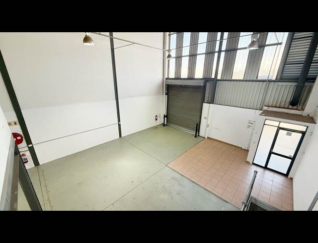 284M² WAREHOUSE TO LET IN MEADOWDALE