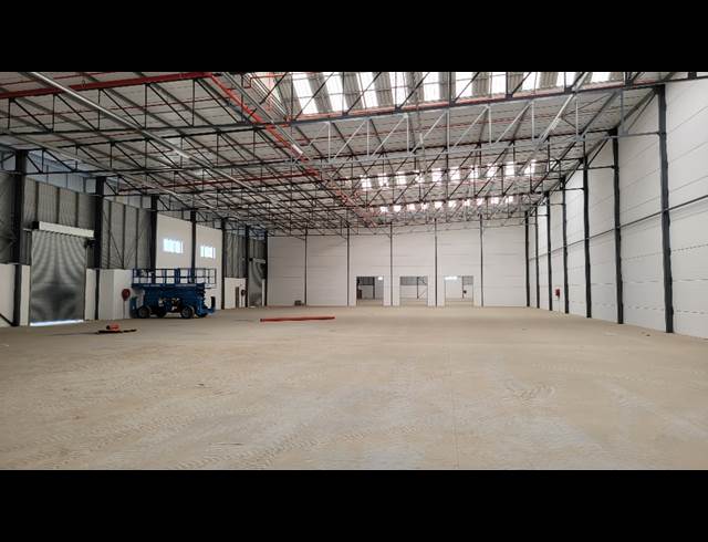 2,682M² WAREHOUSE TO LET IN KILLARNEY GARDENS