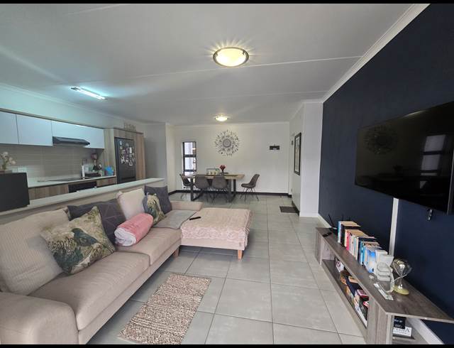2 BEDROOM APARTMENT TO LET IN BALLITO CENTRAL