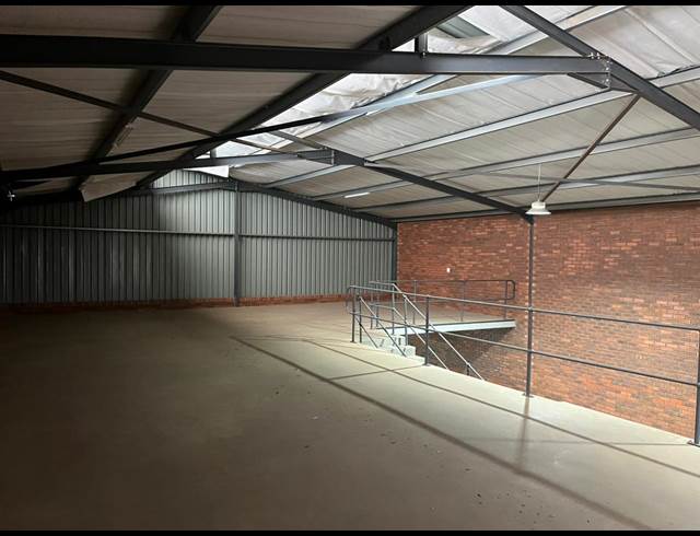 378M² WAREHOUSE TO LET IN THETA
