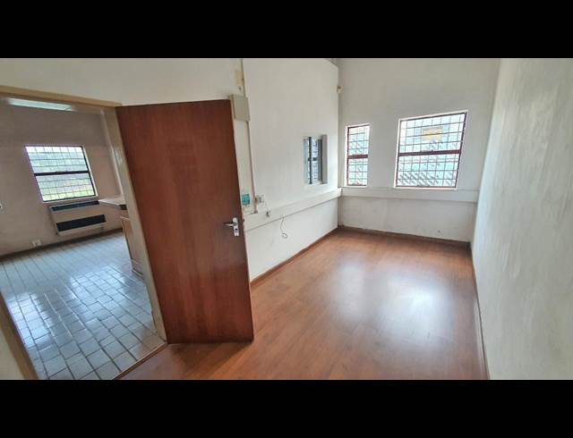 1,000M² WAREHOUSE TO LET IN SEBENZA