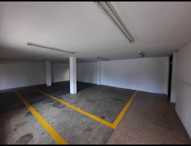 1,047M² WAREHOUSE TO LET IN ROBERTVILLE