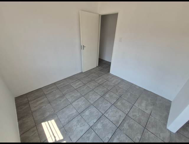 290M² FACTORY TO LET IN ANDERBOLT