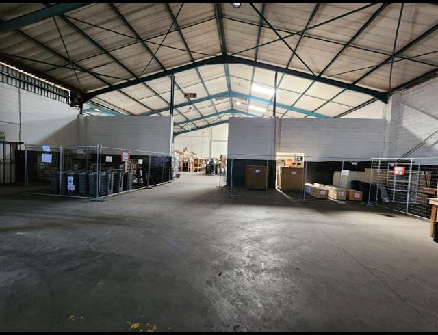 3,260M² WAREHOUSE TO LET IN KILLARNEY GARDENS