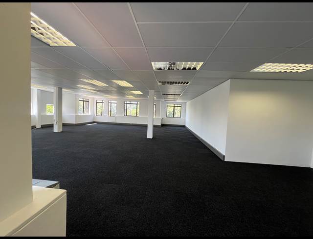 160M² OFFICE TO LET IN HYDE PARK