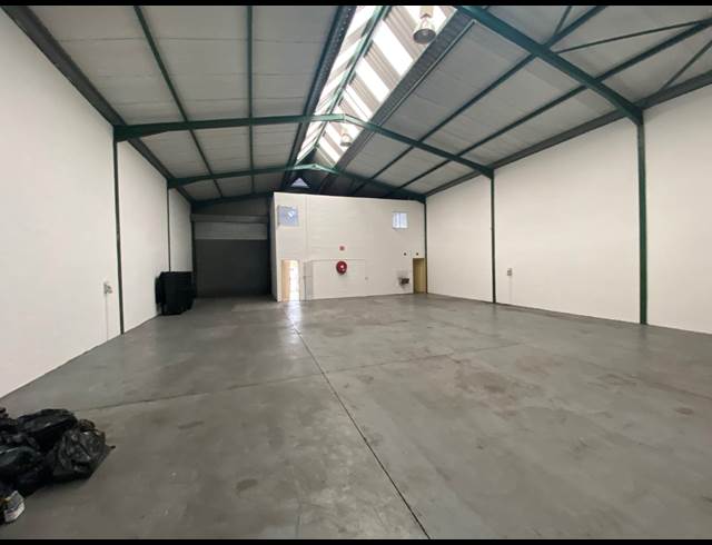 395M² WAREHOUSE TO LET IN KILLARNEY GARDENS
