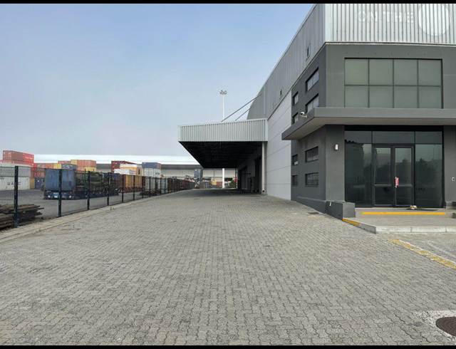 8,273M² WAREHOUSE TO LET IN PAARDEN EILAND