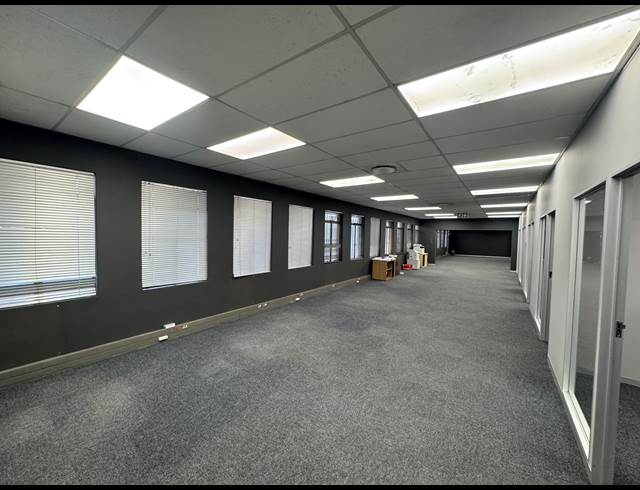 476M² OFFICE TO LET IN WYNBERG