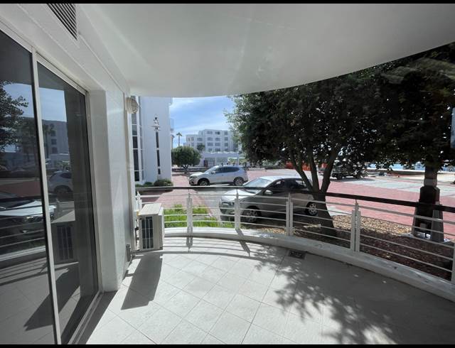 977M² OFFICE TO LET IN WATERFRONT