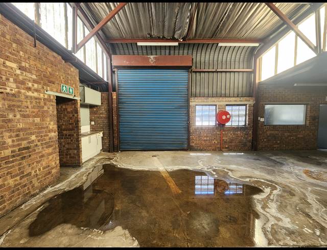 145M² WAREHOUSE TO LET IN WADEVILLE