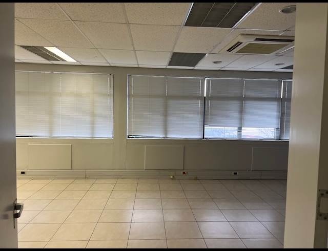 470.60M² OFFICE TO LET IN PAROW NORTH