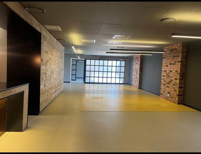 345M² OFFICE TO LET IN HYDE PARK