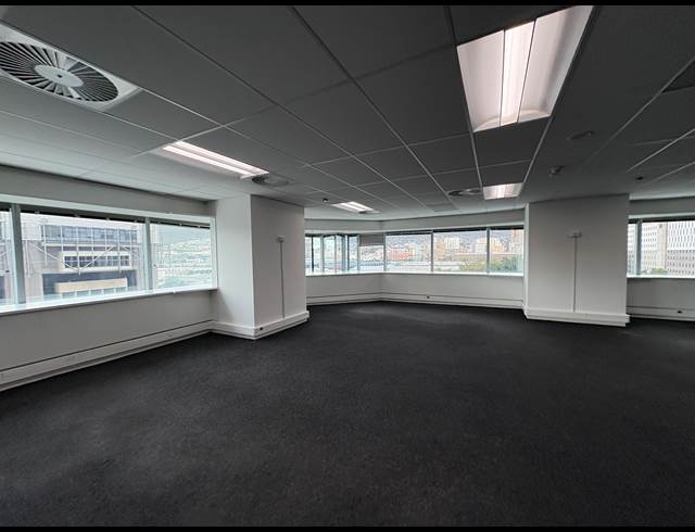 450M² OFFICE TO LET IN FORESHORE