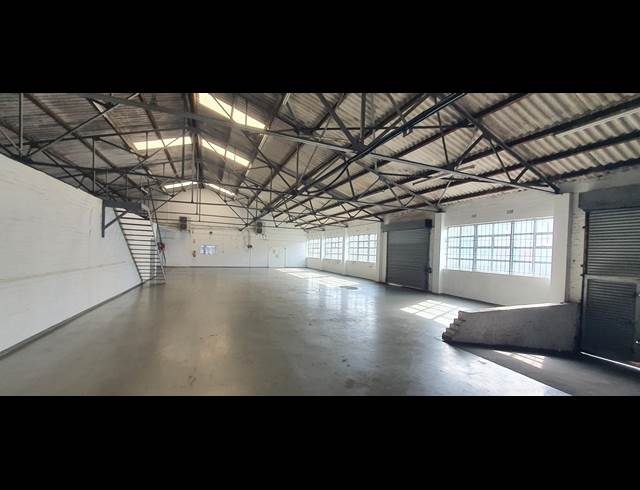 1,400M² WAREHOUSE TO LET IN PAARDEN EILAND