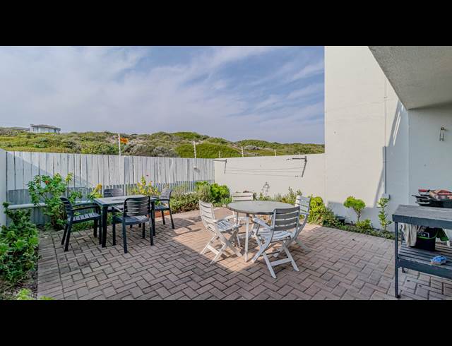 3 BEDROOM TOWNHOUSE TO LET IN BIG BAY
