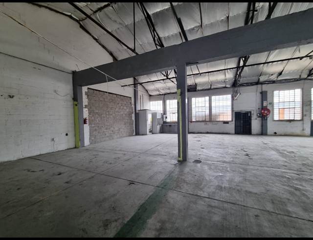 309M² WAREHOUSE RENTED IN PAARDEN EILAND