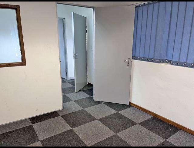 2,090M² WAREHOUSE TO LET IN MEADOWDALE