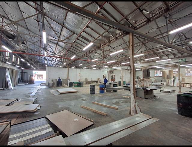 992M² WAREHOUSE TO LET IN CHISELHURST