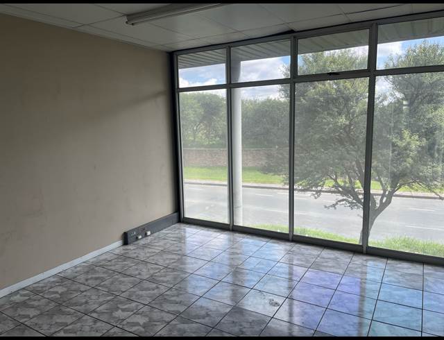 400M² OFFICE TO LET IN ORMONDE